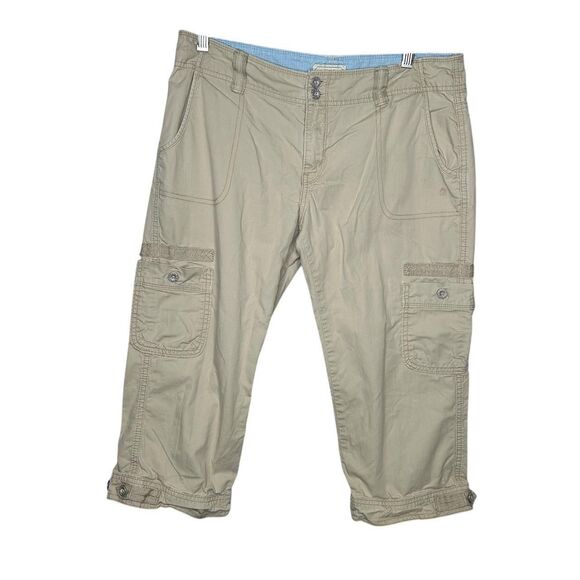 Vintage Y2K 2000s Levi's cream cargo capri pants - Picture 2 of 8